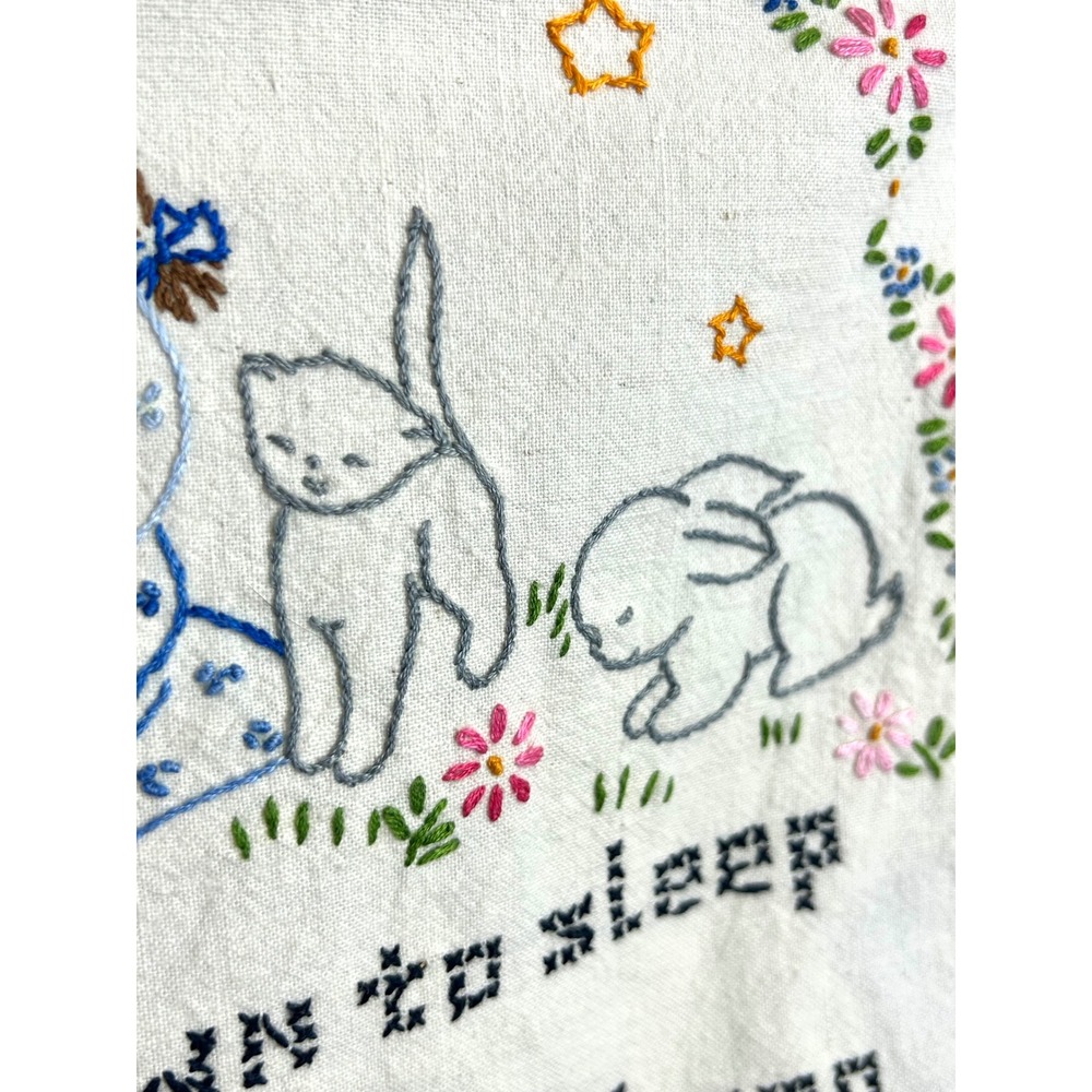 Vintage Hand Embroidered Now I Lay Me Down To Sleep Prayer Wall Hanging Nursery - Picture 6 of 12